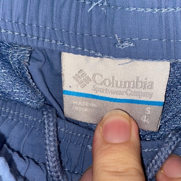 Women's Relaxed Fit Blue Cargo Shorts - Picture 4 of 10